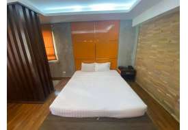 Duplex Design Suite Room