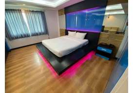 Cool Suite Room